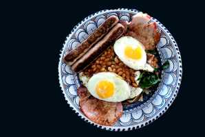 SAUSAGES-EGGS-01