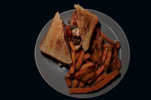 STEAK-SWEET-POTATO-CHIPS-1