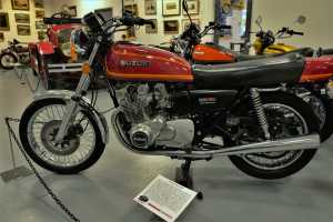 1976-SUZUK-GT750(2)
