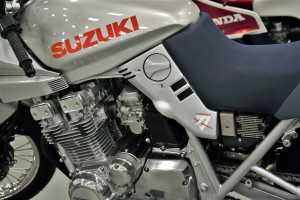 1981-SUZUKI-GSX1100-KATANA(2)